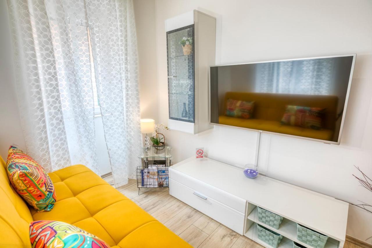 Apartment Grace, Feel At Home - Away From Home Split Buitenkant foto