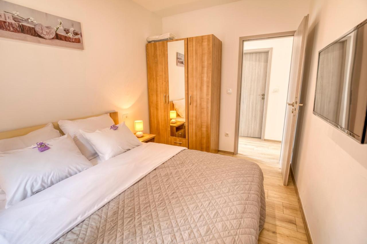 Apartment Grace, Feel At Home - Away From Home Split Buitenkant foto