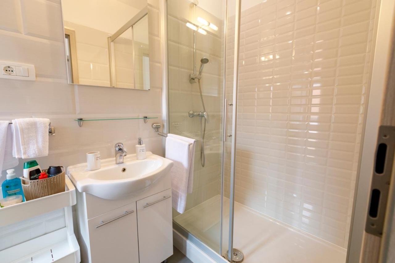 Apartment Grace, Feel At Home - Away From Home Split Buitenkant foto