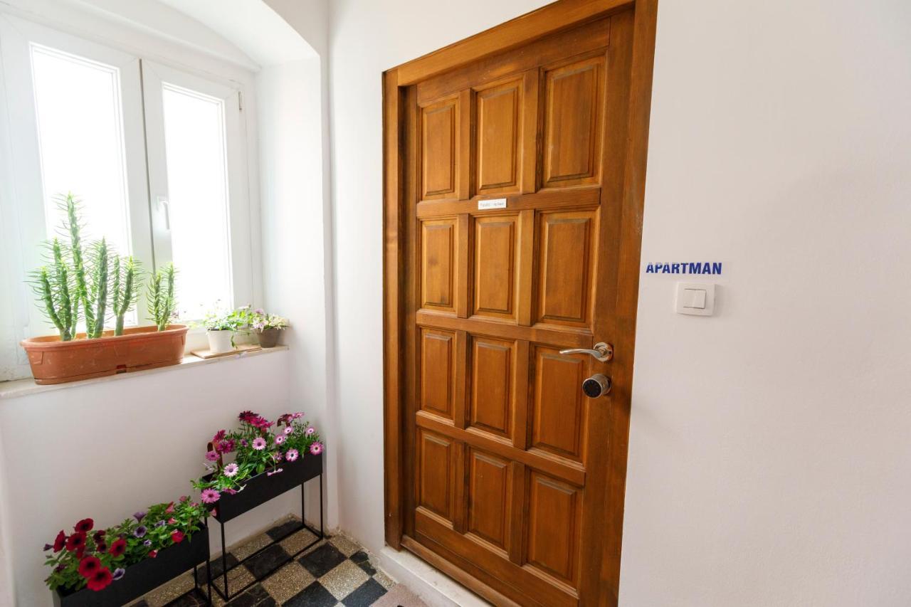 Apartment Grace, Feel At Home - Away From Home Split Buitenkant foto