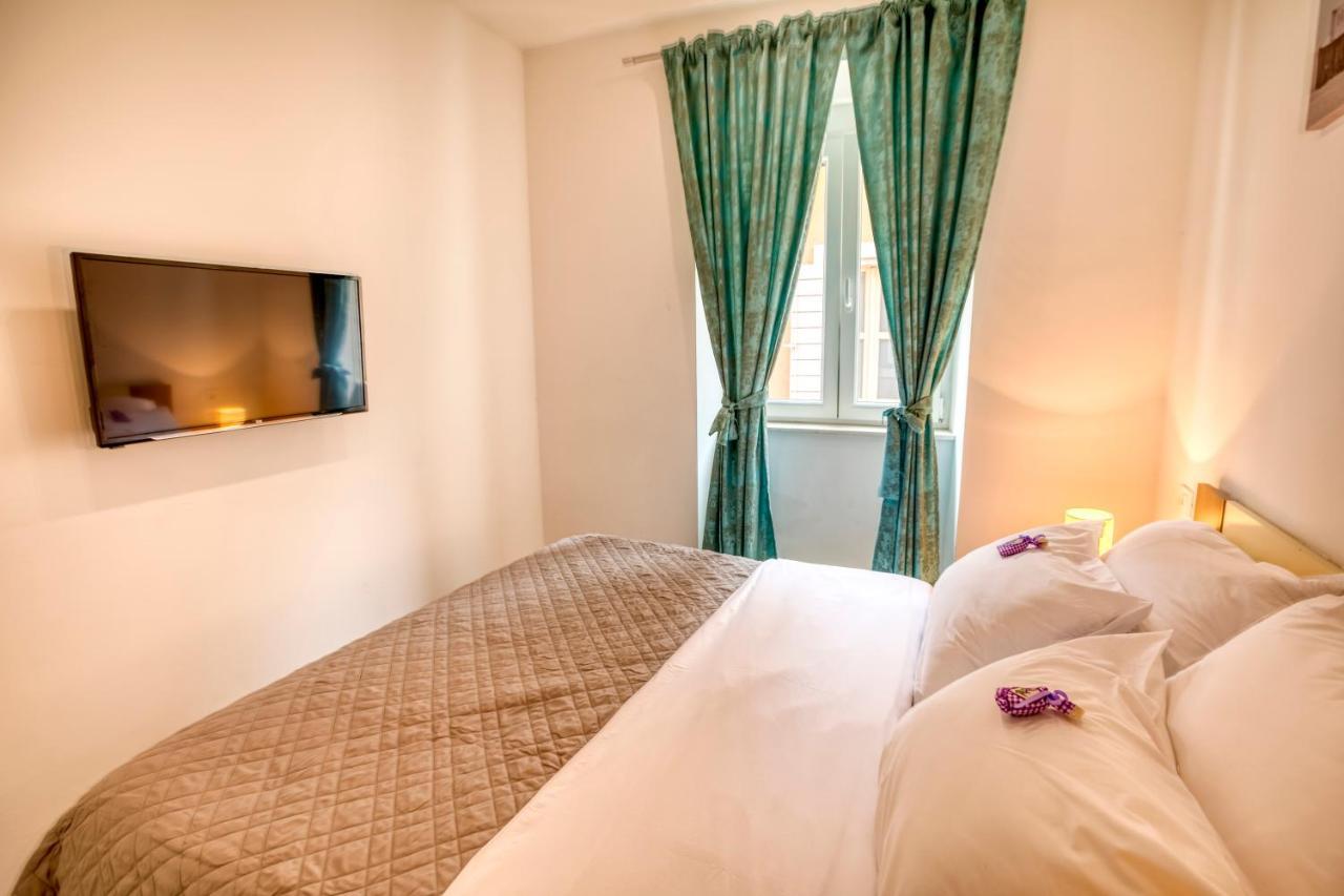 Apartment Grace, Feel At Home - Away From Home Split Buitenkant foto