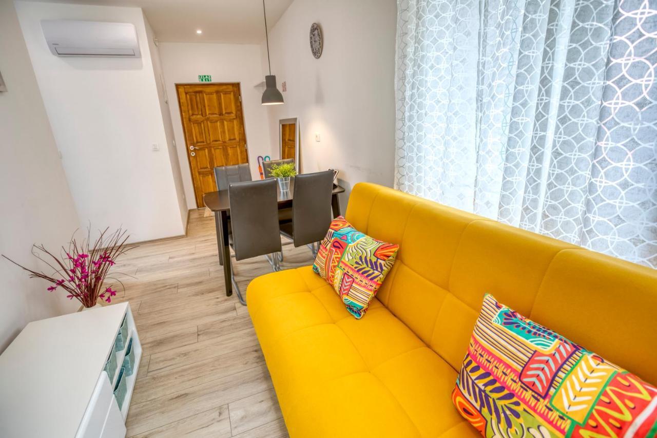 Apartment Grace, Feel At Home - Away From Home Split Buitenkant foto