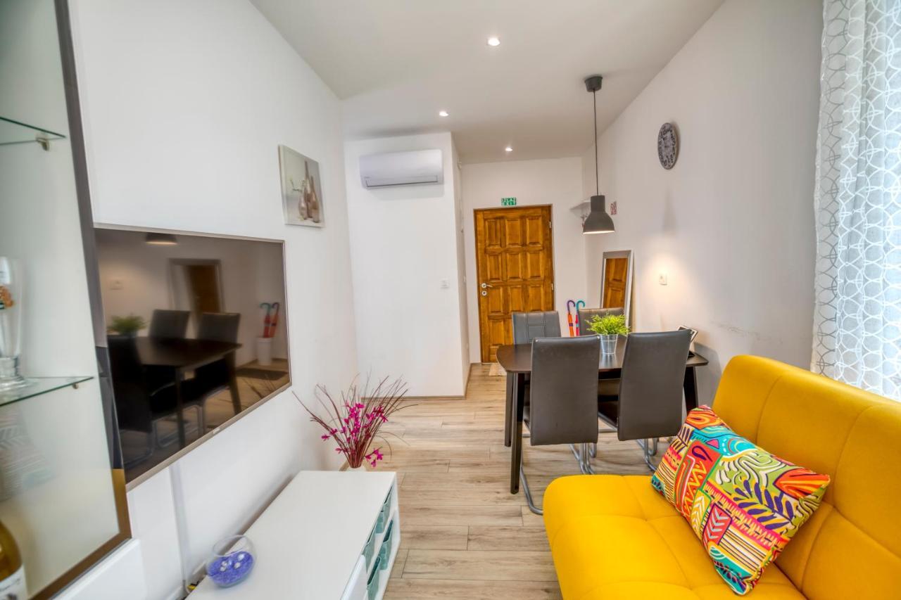 Apartment Grace, Feel At Home - Away From Home Split Buitenkant foto